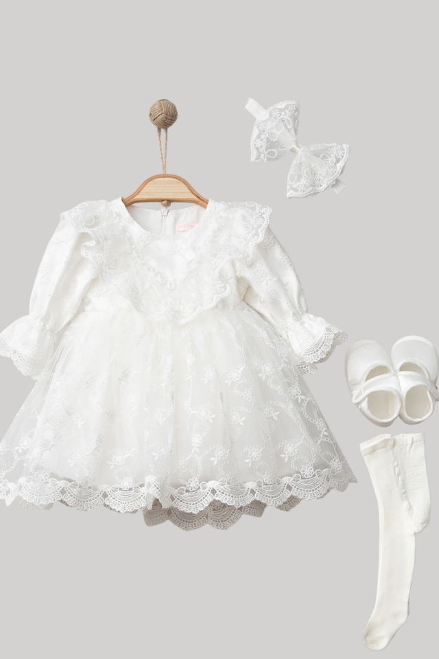 Duru Beyaz 4’lü Kız Bebek Elbise Takımı