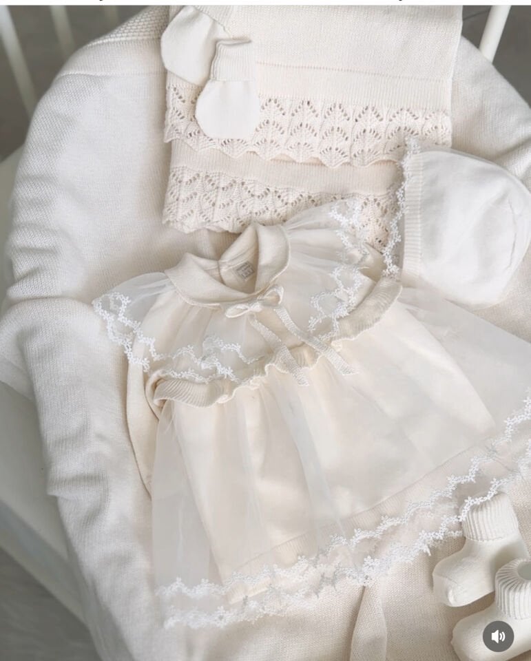 Düz Dantelli Triko 5 Parça  Kız Bebek Hastane Çıkış- Mevlid Seti