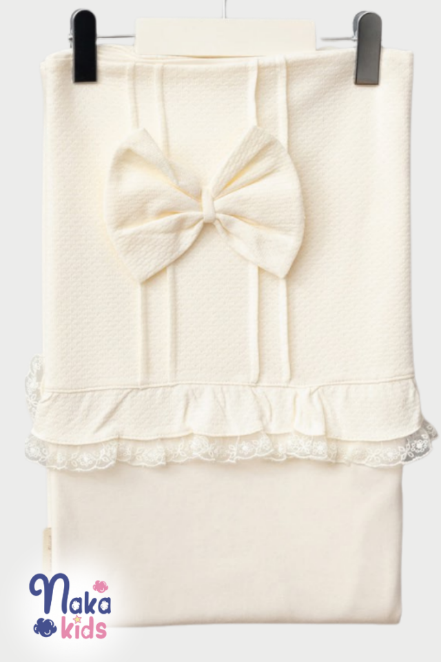 Fiyonklu Dantelli 3’lü Kız Bebek Hastane Çıkış Seti – Krem