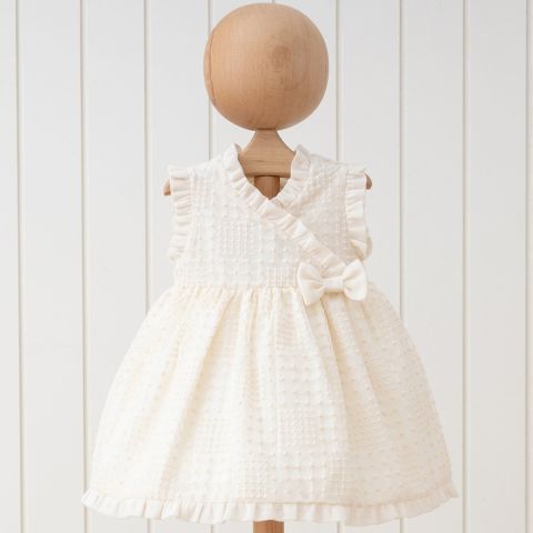 Kruvaze Yakalı Fırfırlı Kolsuz Brodeli Kız Bebek Elbisesi 6 ay