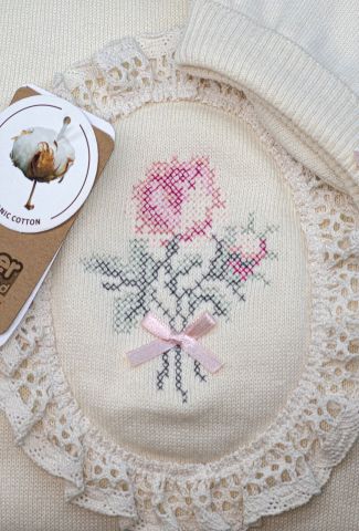 Kanaviçe Desenli Battaniye ve Bere-Krem