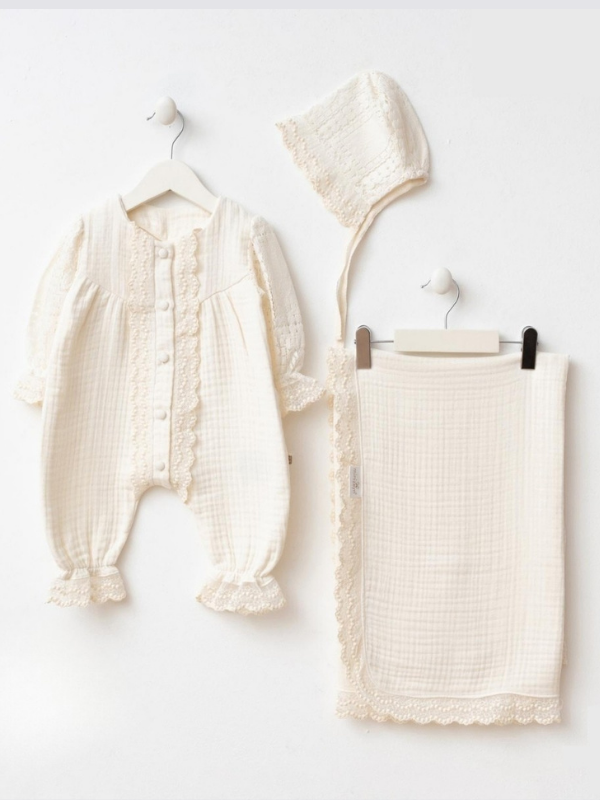 Nahla Lace Kız Bebek Yenidoğan Müslin Dantel Detaylı Kutulu -3 Parça