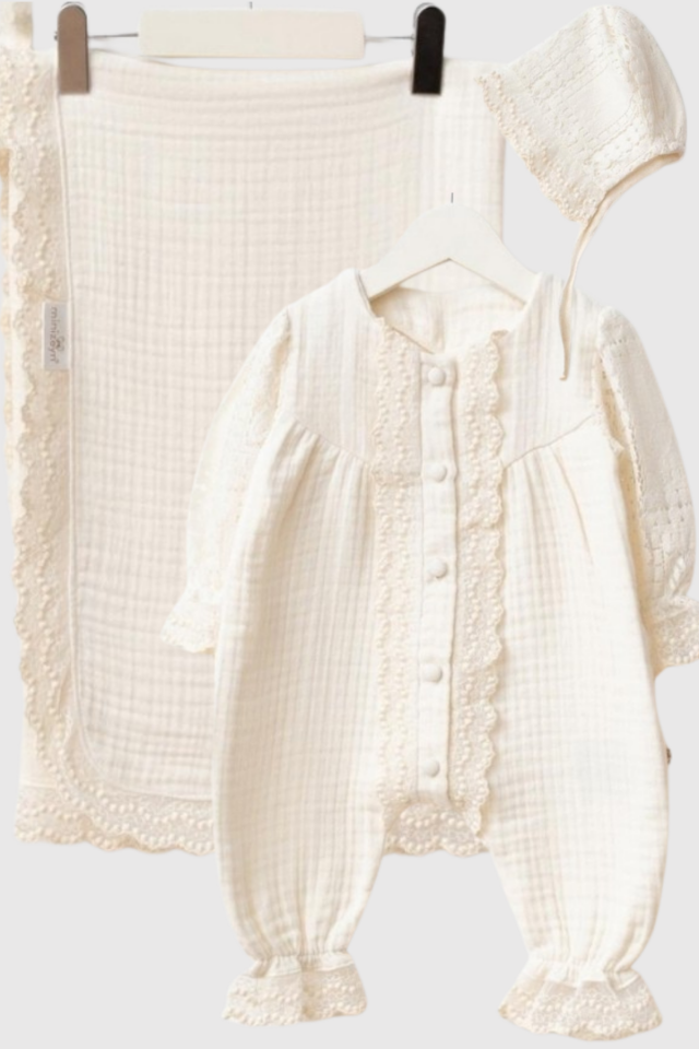 Nahla Lace Kız Bebek Yenidoğan Müslin Dantel Detaylı Kutulu -3 Parça