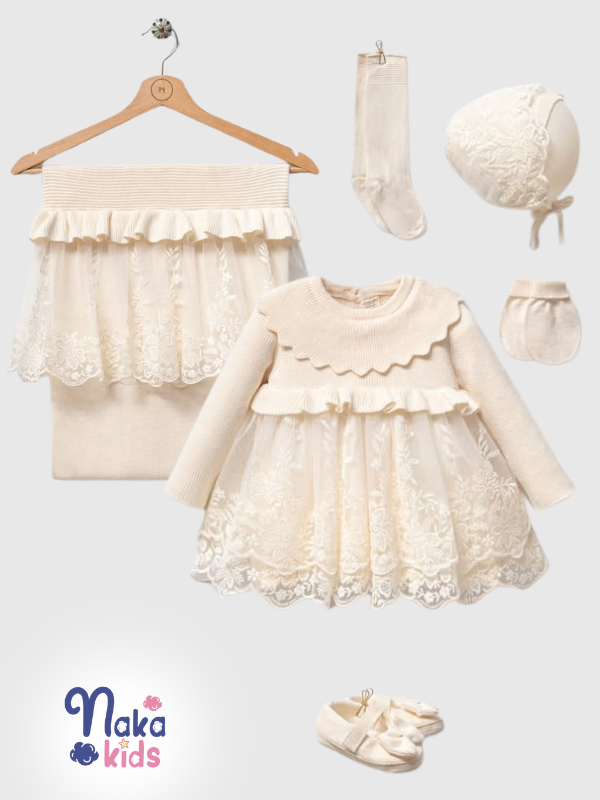 Lüks Dantelli Kız Bebek Hastane Çıkışı Hediye Seti – 5 Parça