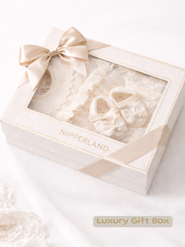 Lüks Dantelli Kız Bebek Hastane Çıkışı Hediye Seti – 5 Parça