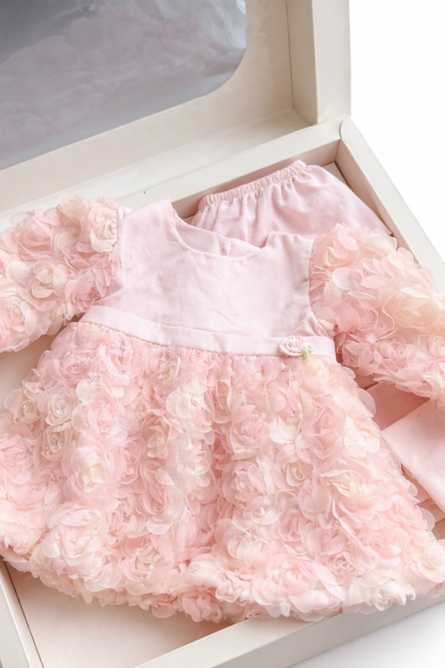 Kız Bebek Özel Gün Elbisesi 3 Boyutlu Gül Tül Detaylı Set