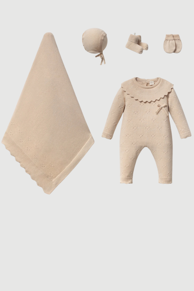 Kalp Triko 5 Parça Kız Bebek Hastane Çıkış Seti – 5 Parça